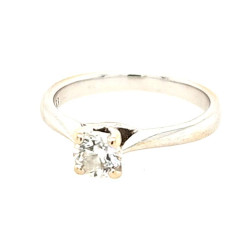 Pre Owned 18ct White Gold Diamond Solitaire Ring ZR669